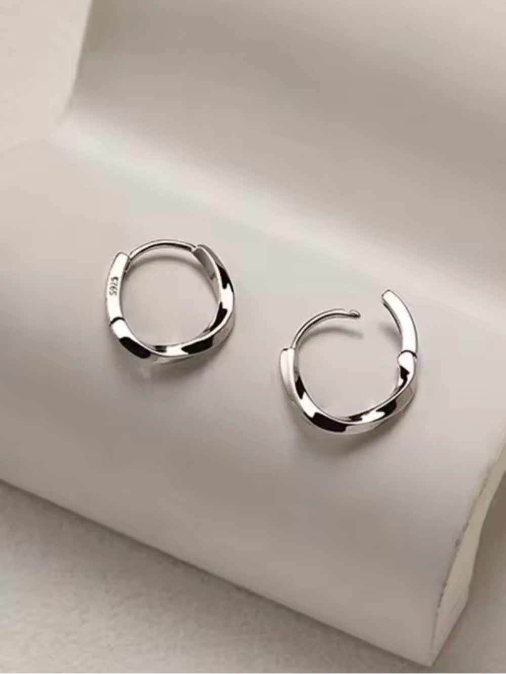 925 Sterling Silver Twisted Hoop Earrings - Classic Silver Huggies NEW